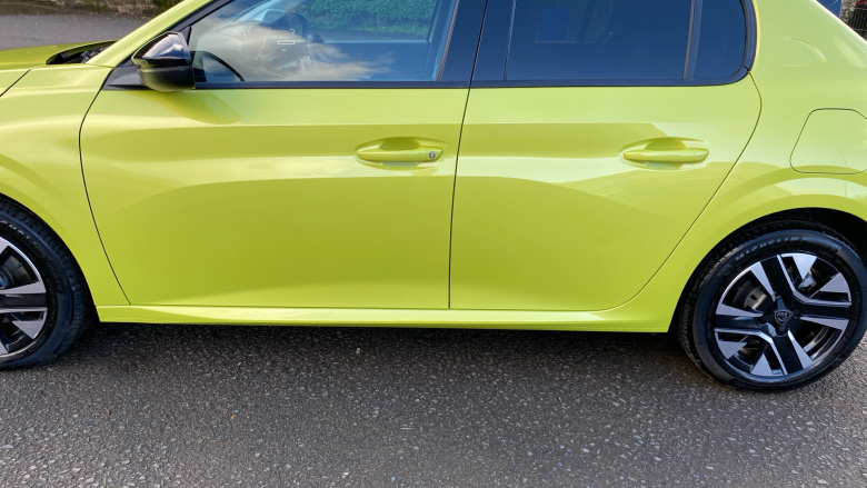 Peugeot 208 1.2 Hybrid 100 Allure 5dr e-DSC6 Petrol Hatchback